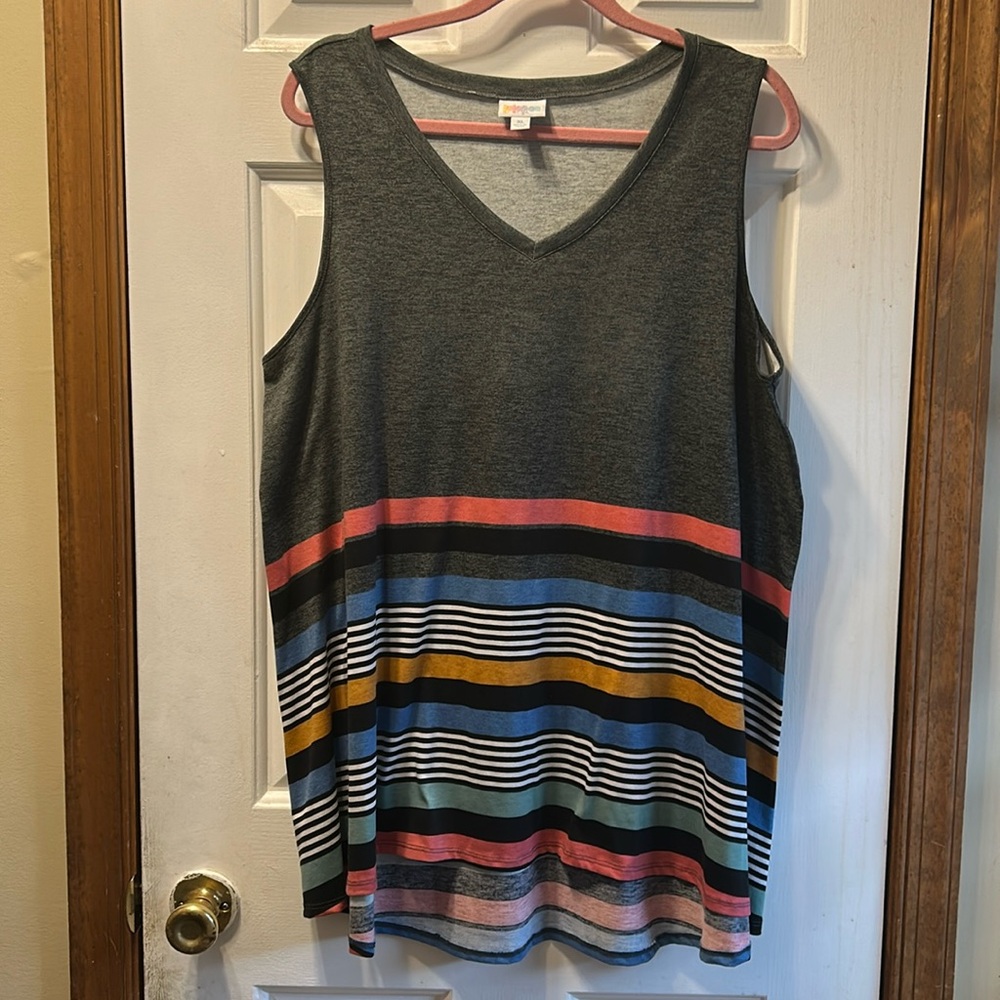 LuLaRoe Kristina Tank
Size XL
New without tag